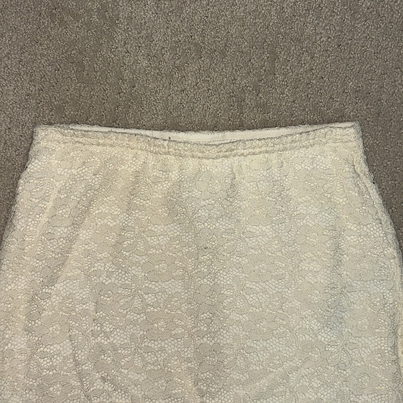 Abercrombie & Fitch cream lace pencil skirt XS - Picture 3 of 5